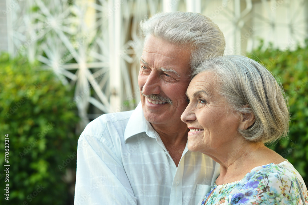  Senior couple  looking away 