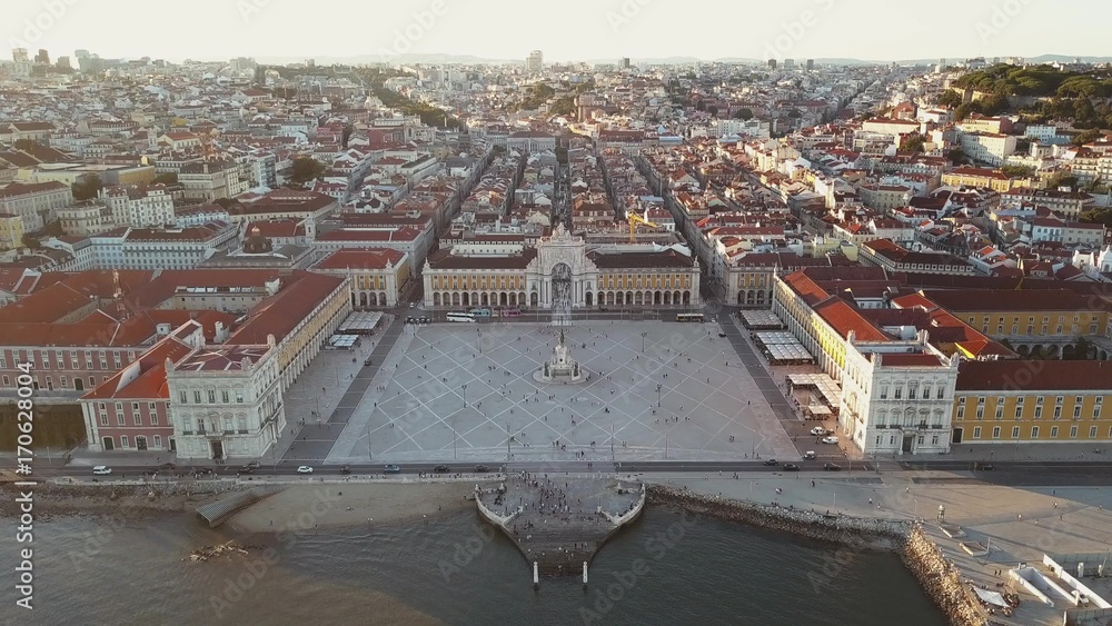 Fototapeta premium Rua Augusta with the famous Augusta Arch in Lisbon, Portugal