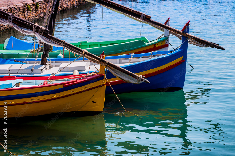 Les barques Catalane à Collioure la perle de la côte vermeille