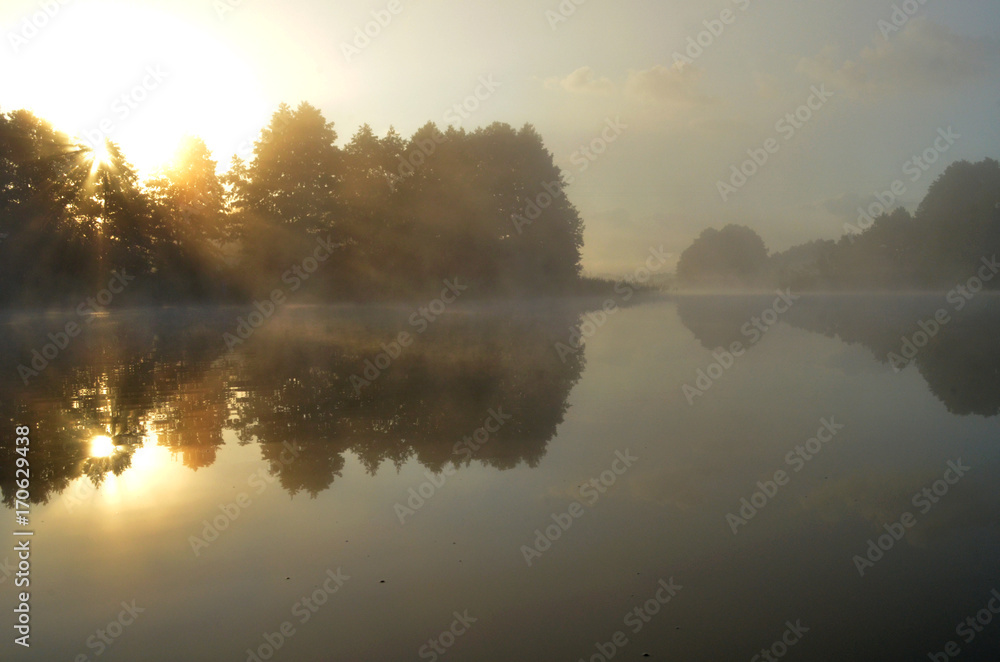 Fototapeta premium morning fogg lake view