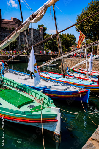 Les barques Catalane à Collioure la perle de la côte vermeille