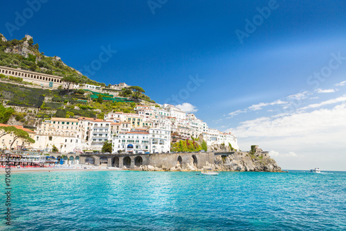 Canvas Print Morning view of Amalfi cityscape on coast line of mediterranean sea, Italy