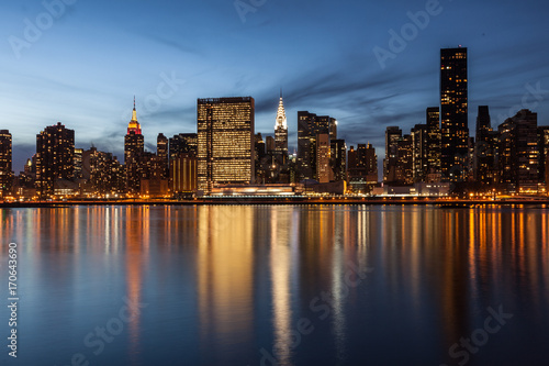 East River Reflection © Heidger
