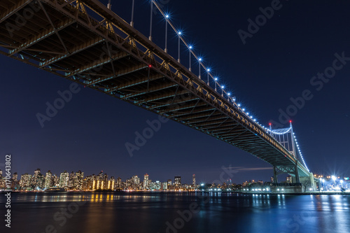 Triborough Bridge and Manhattan © Heidger