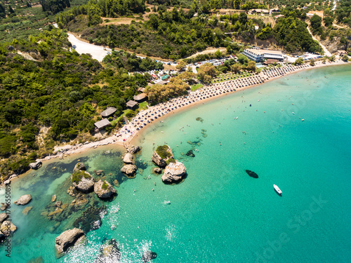 Widok z lotu ptaka plaży Porto Zorro Azzurro na wyspie Zakynthos (Zante), w Grecji