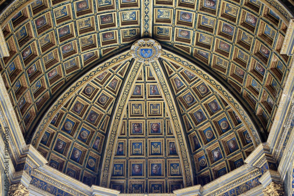 Φωτογραφία Ceiling of the Chapelle Haute Saint-Saturnin decorated by Philippe Delorme