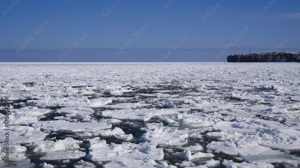 流氷に覆われたオホーツク海と能取岬 流氷に覆われたオホーツク海と能取岬