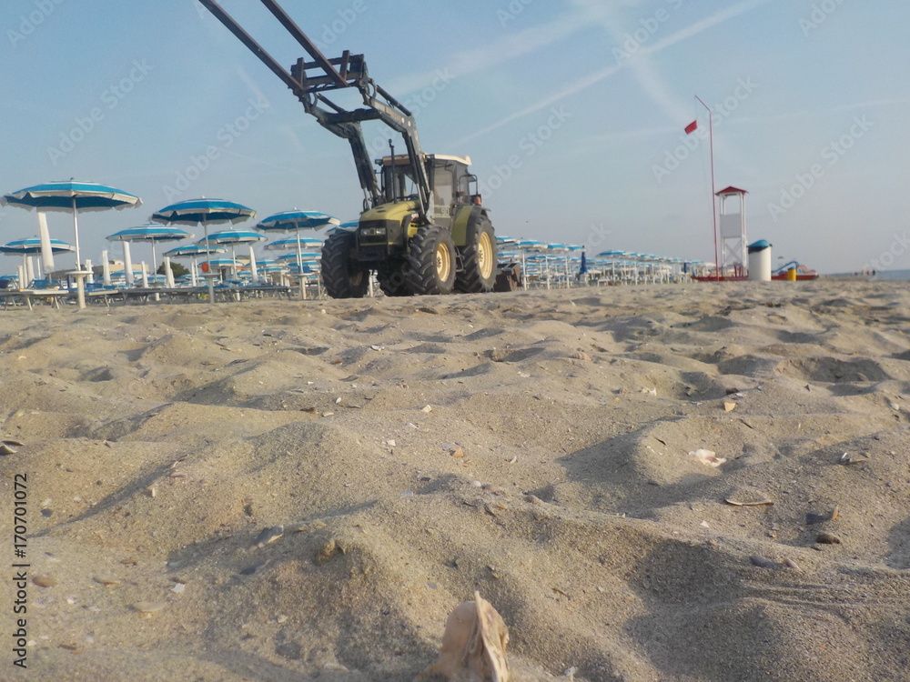 Fotografie spiaggia con lavori in corso