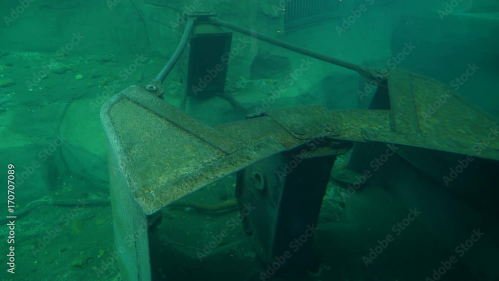14023_Lots_of_metal_debris_found_underneath_the_water.mov 14023_Lots_of_metal_debris_found_underneath_the_water.mov