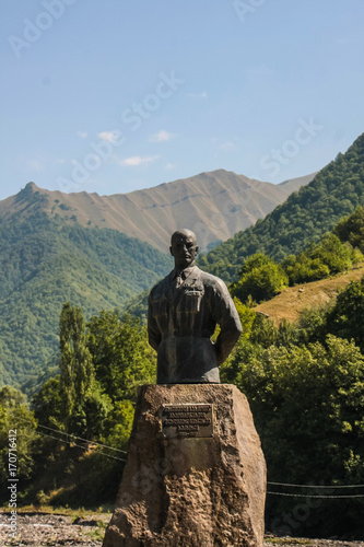 soviet monument in gudumakari