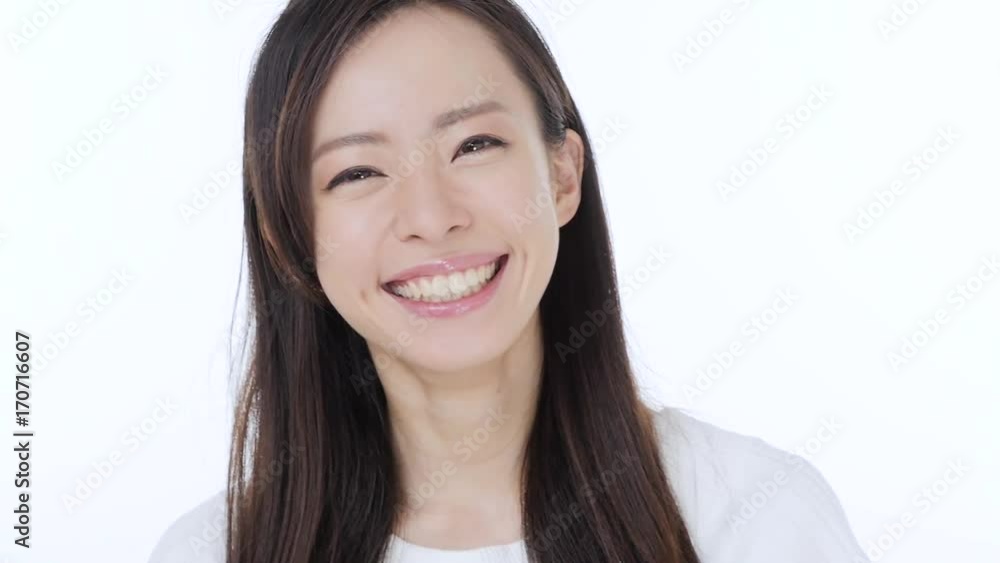 俯く女性 俯く女性