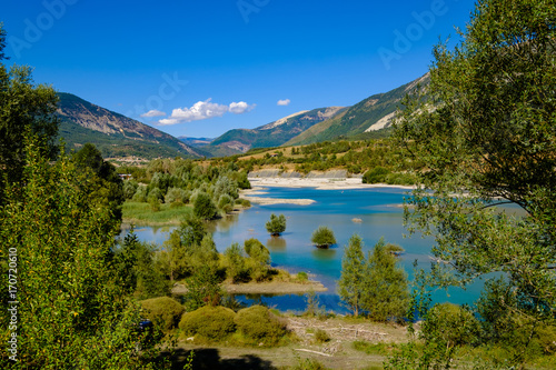 Obraz na płótnie Vue sur la rivière Le Verdon prés du village de Saint-André-les-Alpes, France, Alpes de Haute Provence. w salonie