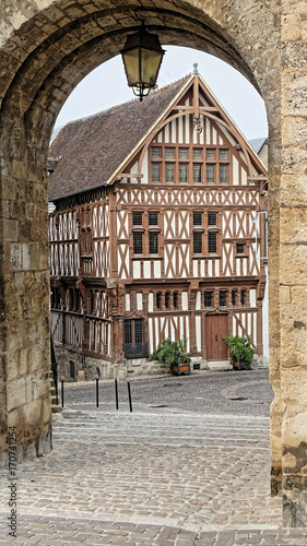 Canvastavla La maison à pans de bois dite du Bailli à Joigny 89