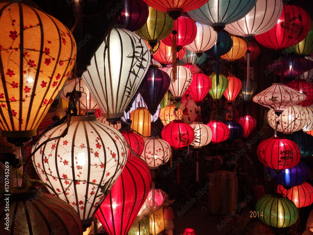 vietnamese lanterns in Hoi an