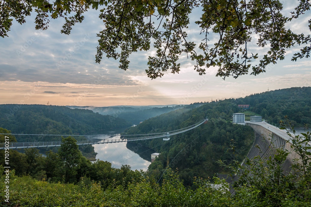 Morgens an der Talsperre