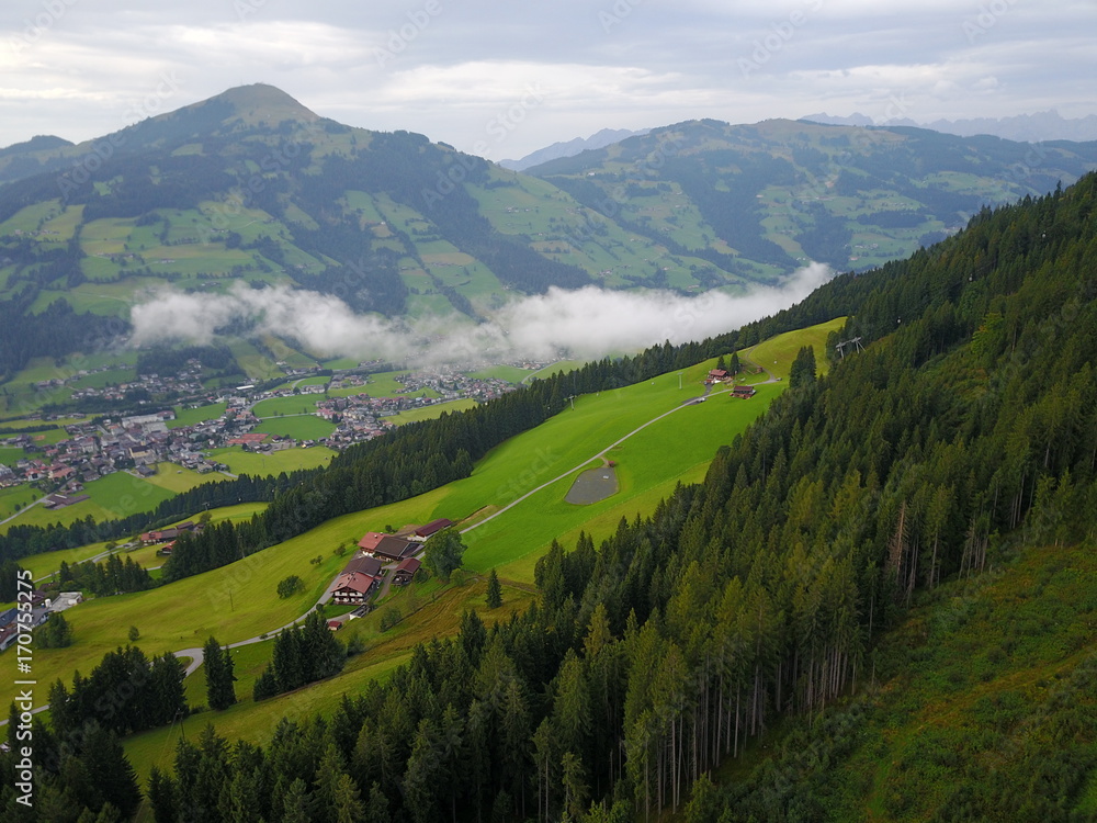 Österreichische Alpen aus der Luft
