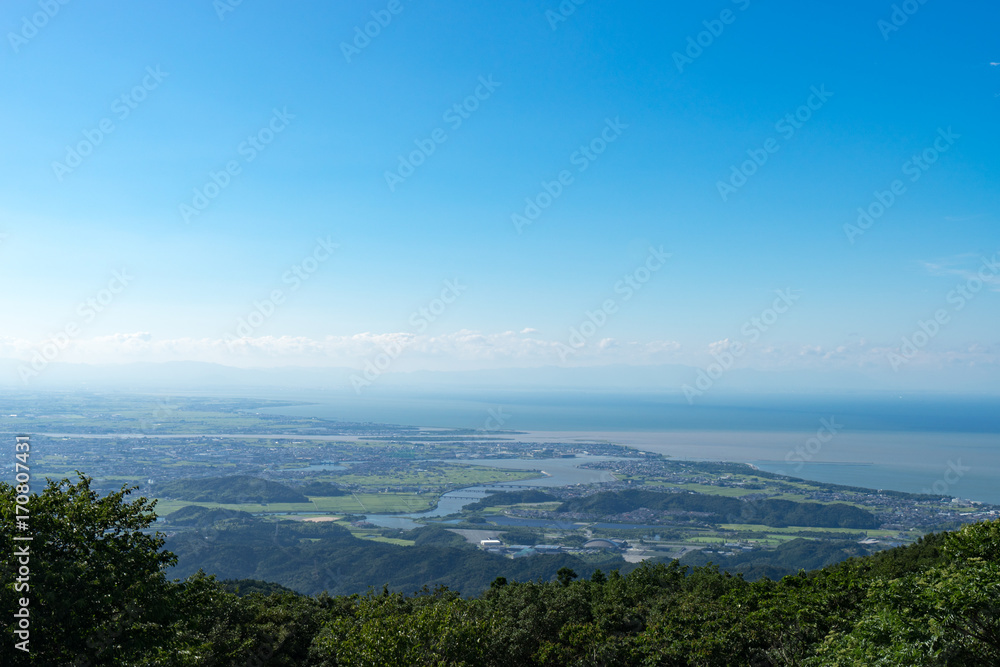 伊勢志摩スカイラインの朝熊山頂展望台から見る伊勢市方面の景色