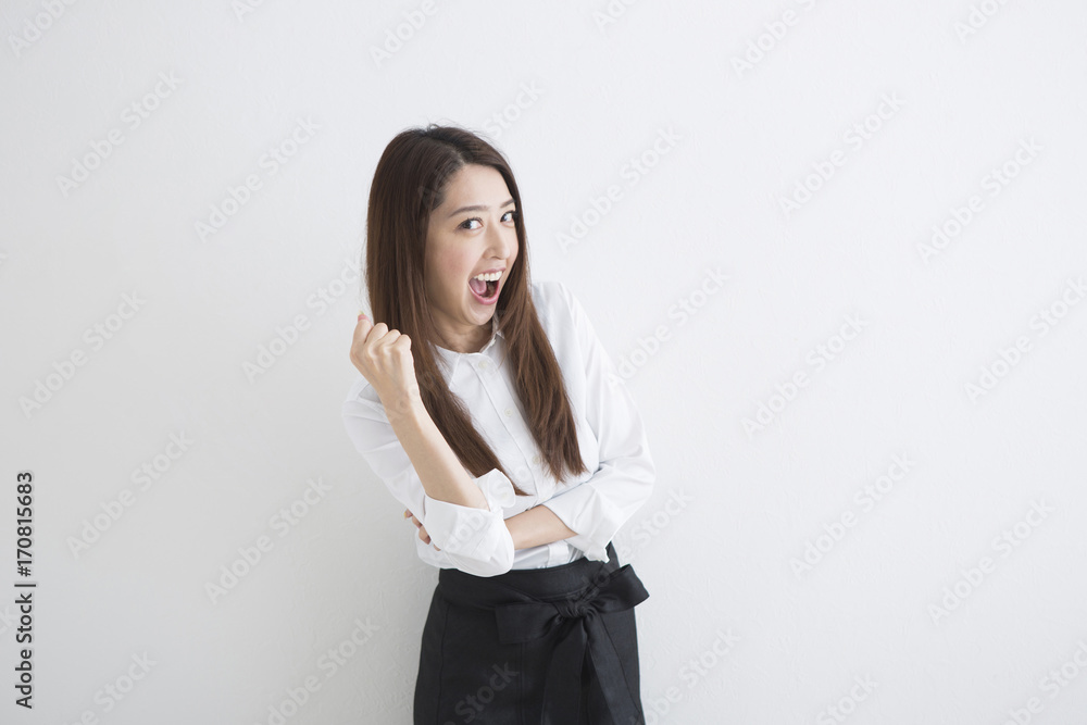 楽しいポーズをする女性 楽しいポーズをする女性