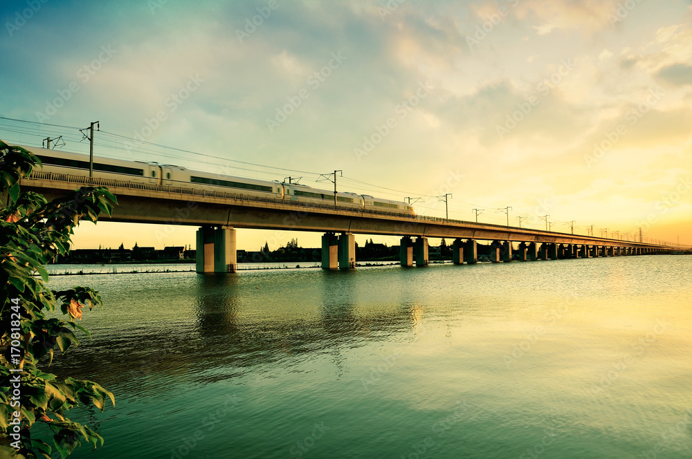 Beijing-Shanghai high-speed railway passes through rivers and lakes Beijing-Shanghai high-speed railway passes through rivers and lakes