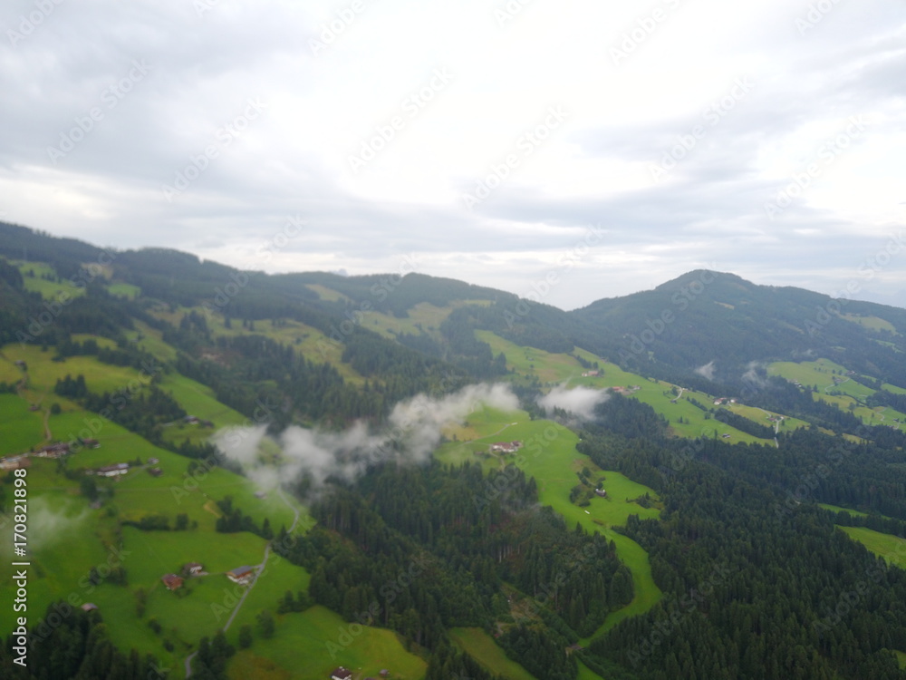 Fototapeta premium Österreichische Alpen aus der Luft