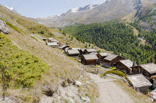 Zermatt, Alpen, Wallis, Findeln, Weiler, Sunnegga, Bergdorf, Holzhäuser, Walliser Häuser, Stall, Bergbauer, Landwirtschaft, Sommer, Schweiz photo