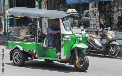TuK Tuk (tuc tuc) es el transporte típico en Bagkok, Tailandia