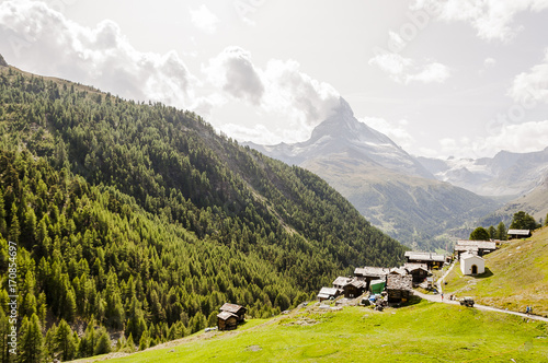 Zermatt, Dorf, Findeln, Weiler, Wanderweg, Findelbach, Findelbachschlucht, Bergkapelle, Sunnegga, Alpen, Matterhorn, Wallis, Sommer, Schweiz