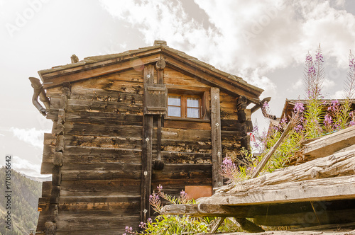 Zermatt, Dorf, Findeln, Weiler, Holzhaus, Stall, Bergbauer, Alm, Sunnegga, Wanderweg, Wallis, Alpen, Matterhorn, Sommer, Schweiz photo