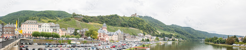 Panorama St. Michael und St. Sebastian Kirche Bernkastel-Kues Rheinland-Pfalz Panorama St. Michael und St. Sebastian Kirche Bernkastel-Kues Rheinland-Pfalz
