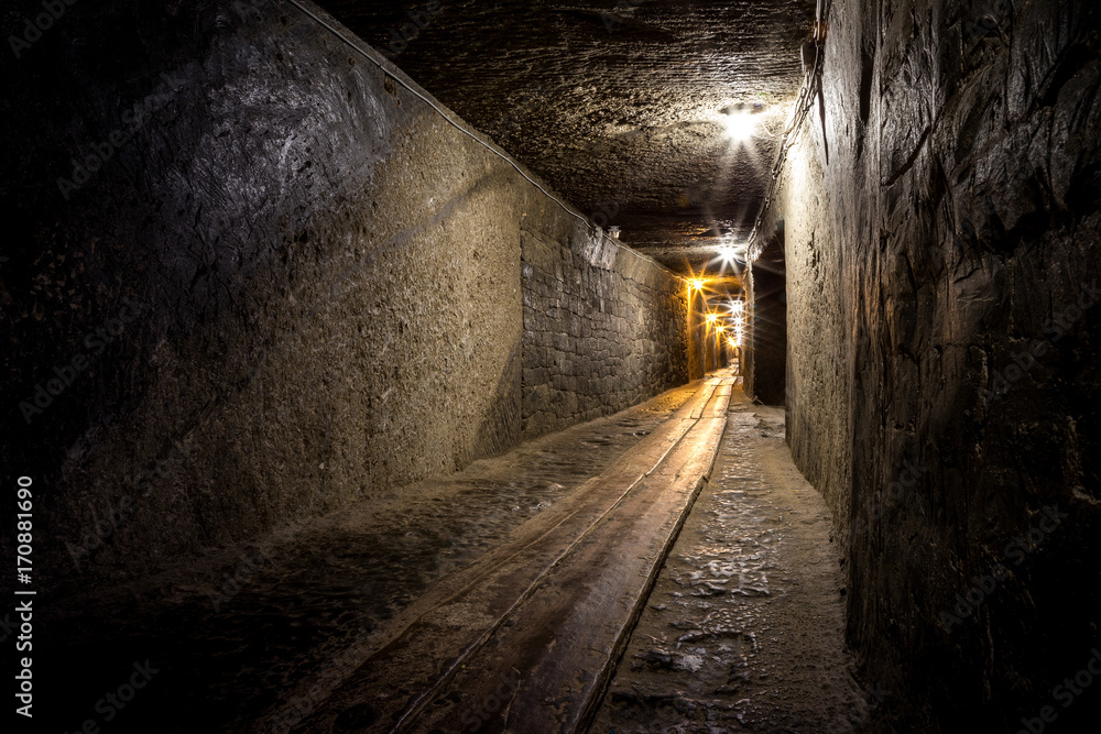 Obraz premium Mining tunnel in a salt mine