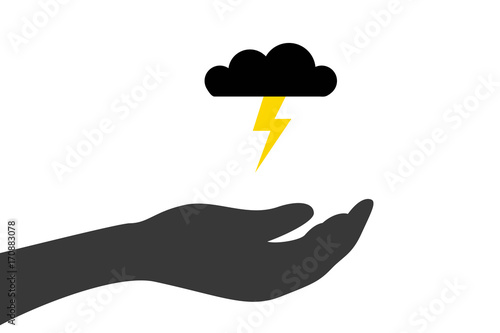 Hand hält Gewitterwolke