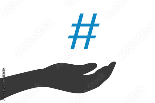 Hand hält Hashtag