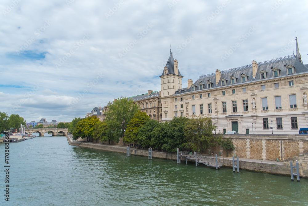 Paris, criminal court on the Seine, in Saint-Michel, quai des Orfevres, and view of the Pont-Neuf 

