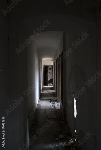 Abandone house © MariaTeresa