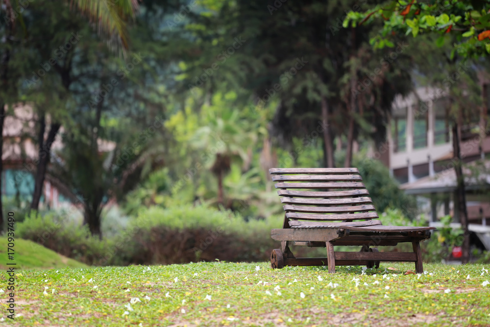 Empty wooden bench.