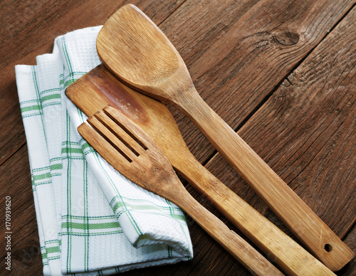 kitchen towels and blades for meat on the table