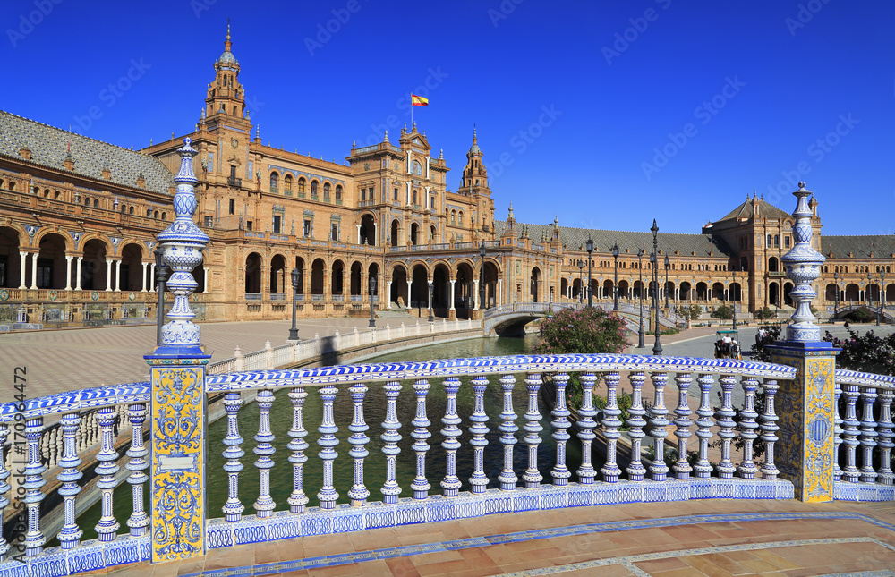 Fototapeta premium Plaza de Espana lub Spain Square w Sewilli, Andaluzja, Hiszpania