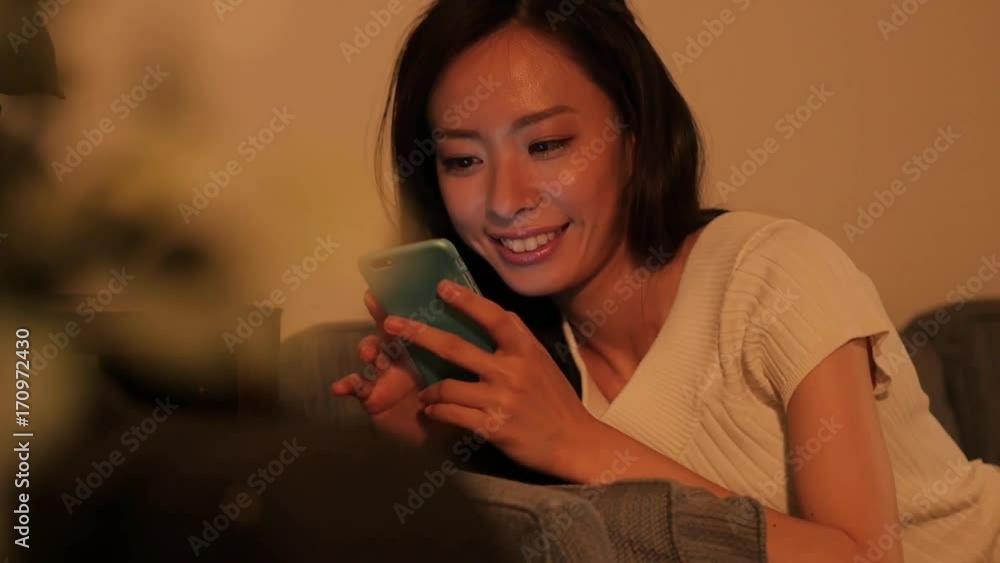 スマートフォン・女性 スマートフォン・女性