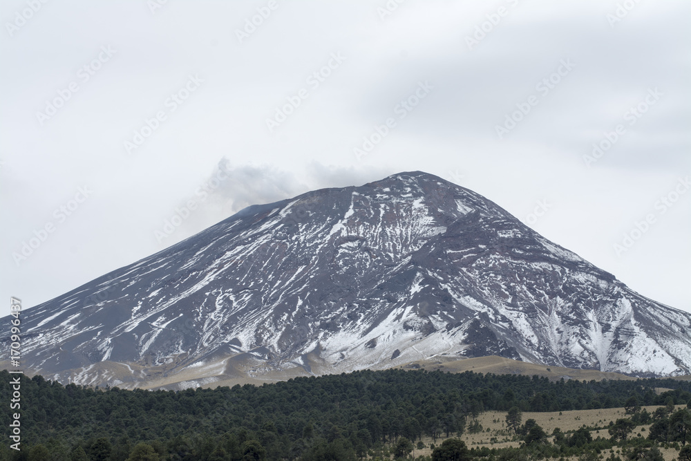 Fototapeta premium Fumarola Volcán Popocatépetl, Estado de México