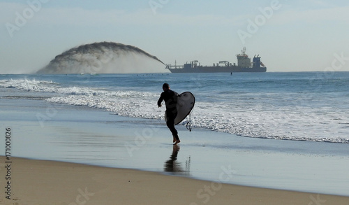Canvastavla Dredging off the Queensland Gold Coast at Surfers Paradise