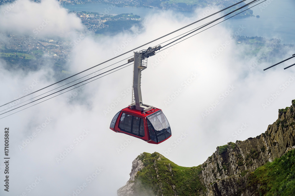 The new and beautiful aerial cable car - Dragon Ride The new and beautiful aerial cable car - Dragon Ride