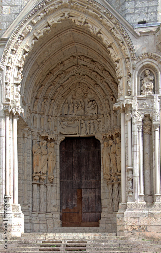 porte latérale d'entrée de la cathédrale