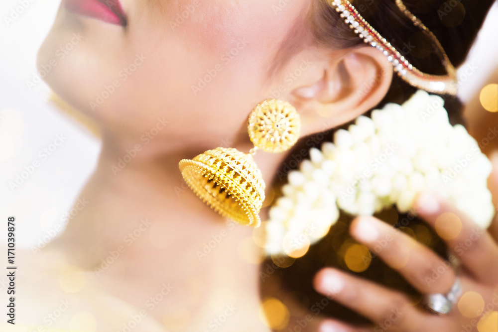 Henna tattoo, indian bride Stock Photo | Adobe Stock
