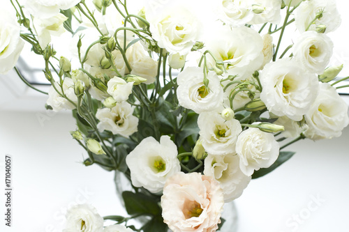  white flowers