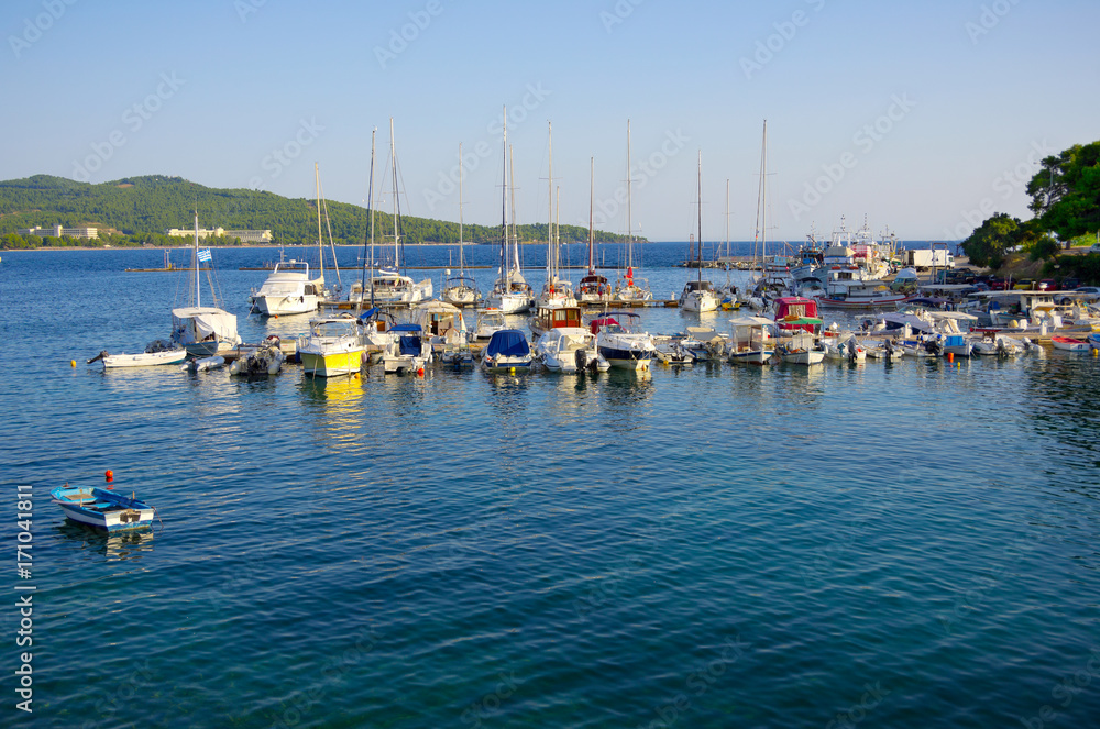 Obraz premium Seaport with ships
