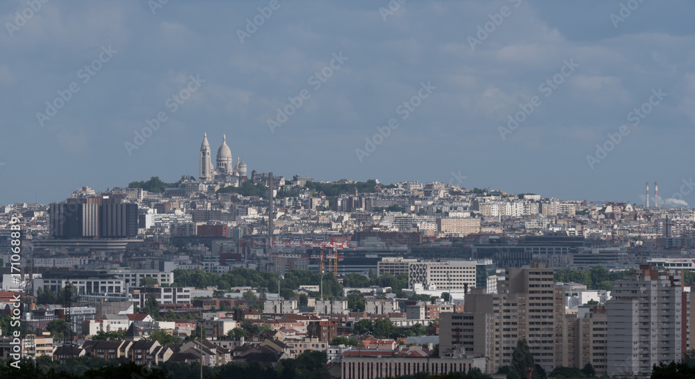 Montmartre vu de la butte d'orgemont