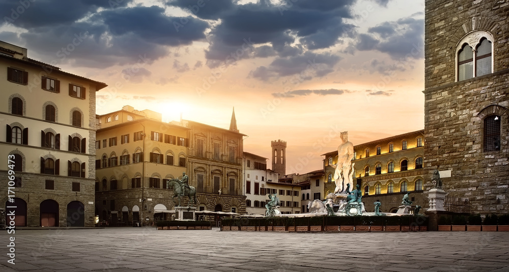 Sunrise at square of Florence