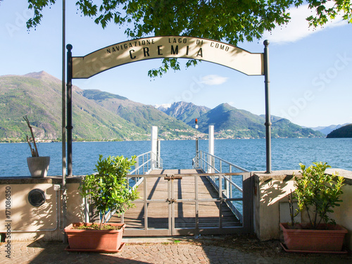 Cremia, pier boarding and landing photo