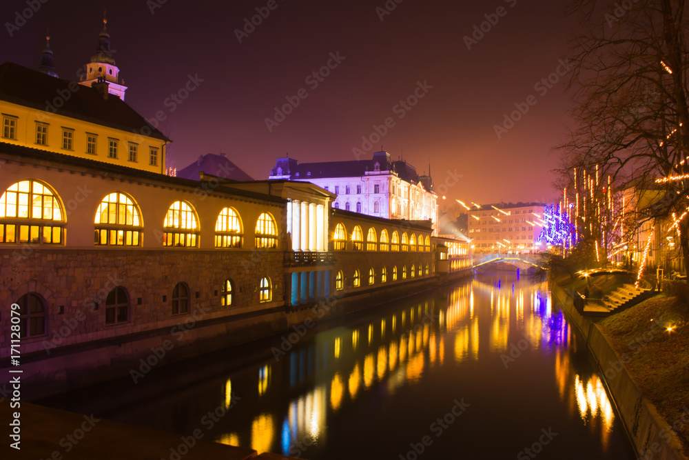 SLOVENIA, LJUBLJANA, View of the rive, old city town center, with wonderful christmas lights and decorations