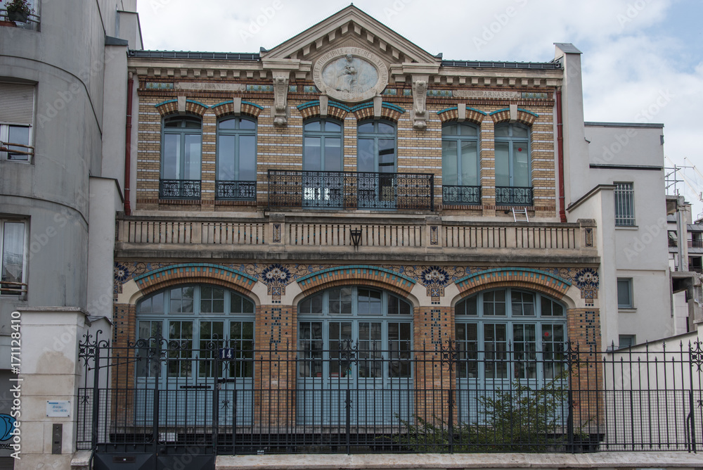Ancienne crèche du 14 ème arrondissement peu Jules Guesde dans Paris